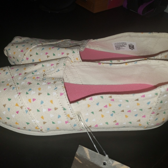 Toms - Picture 2 of 2